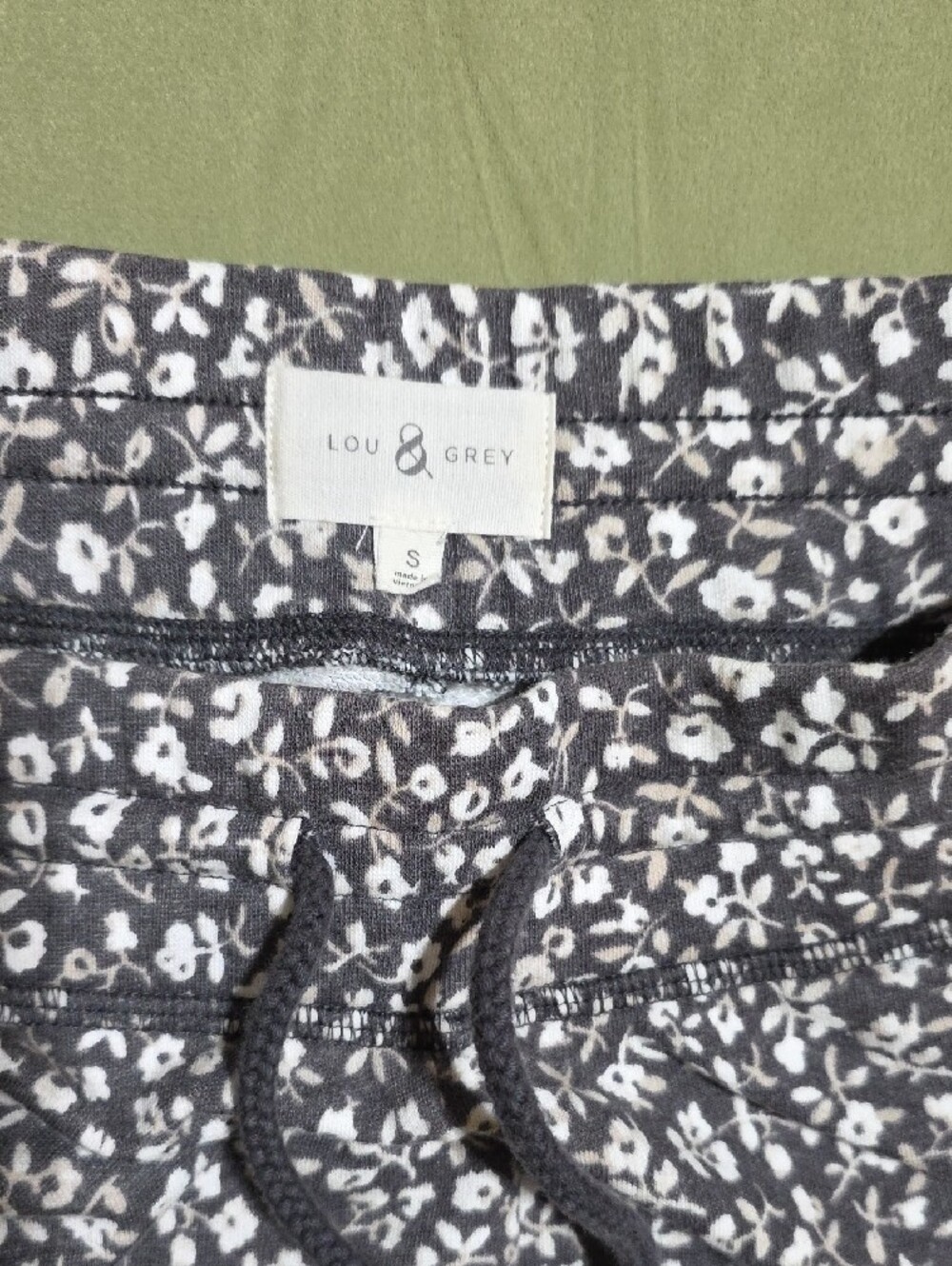 Lou & Grey Gray Floral Drawstring Joggers - Picture 2 of 5